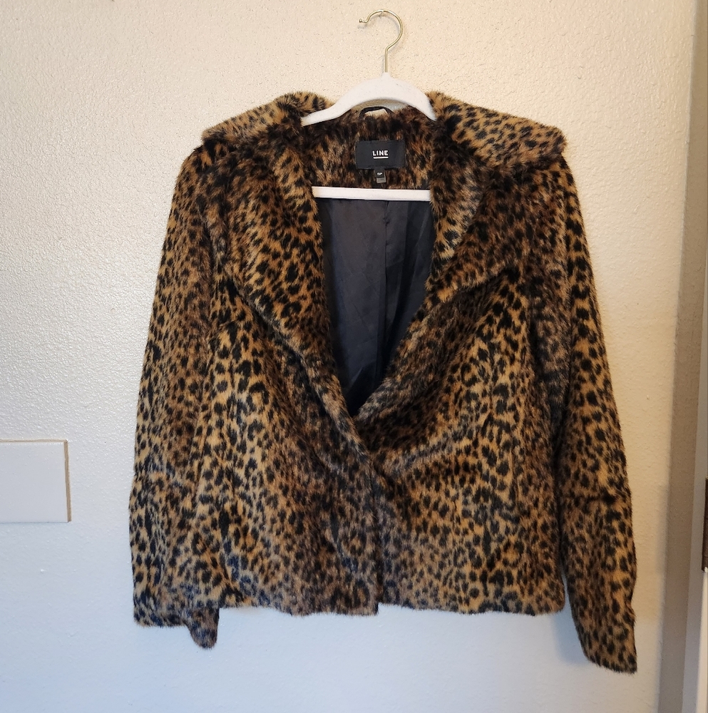 Leopard pring fur jacket